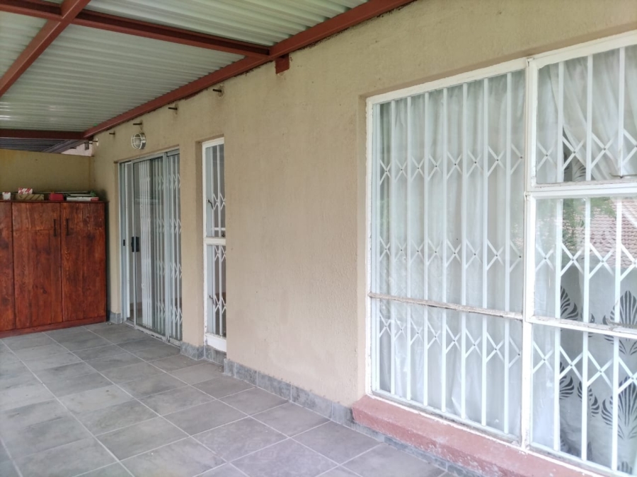 2 Bedroom Property for Sale in Safari Gardens North West